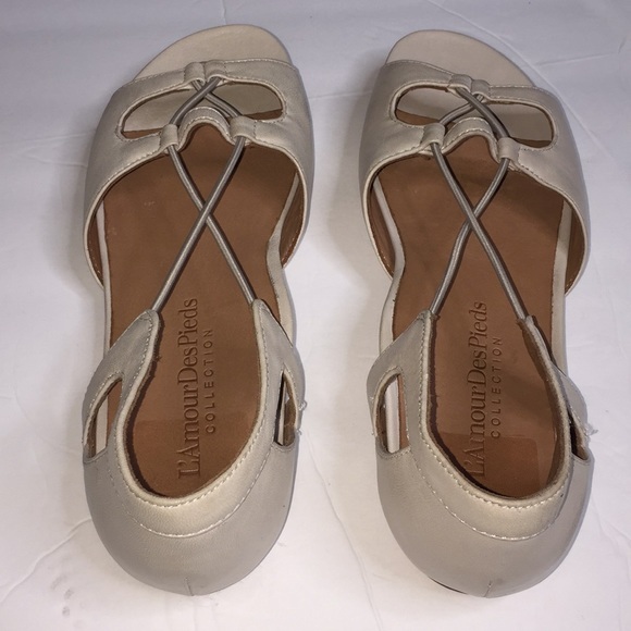 L’AmourDesPieds: off white Sandal - Picture 3 of 7